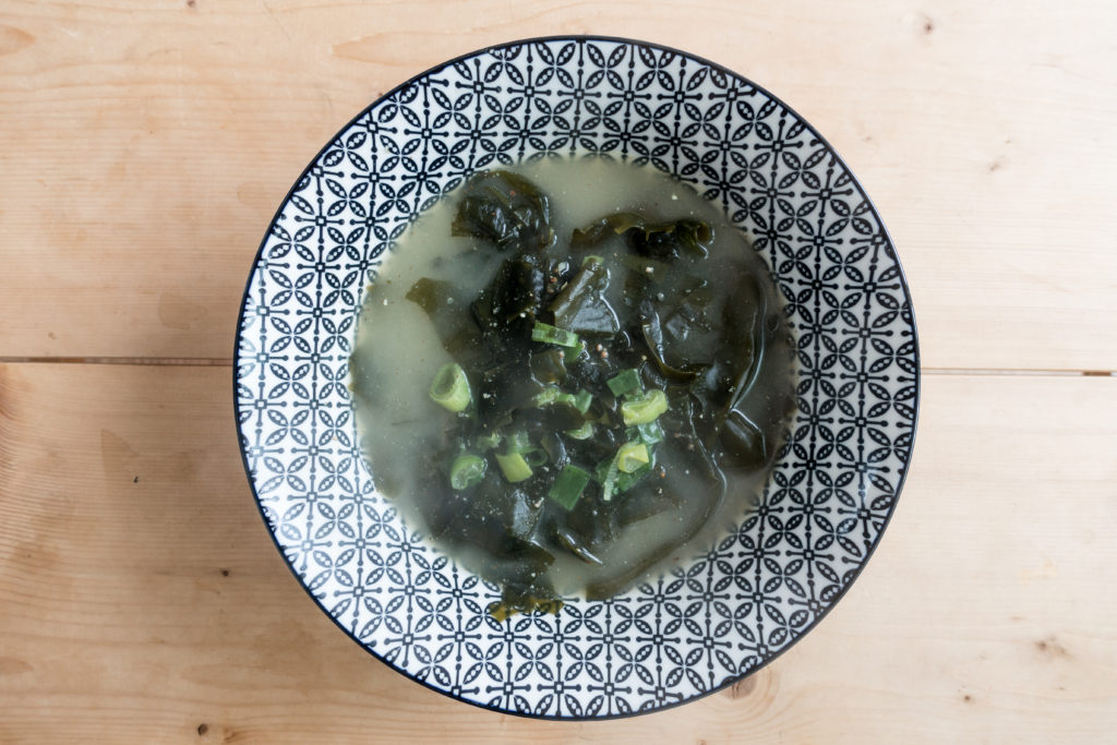 traditionelle koreanische suppe